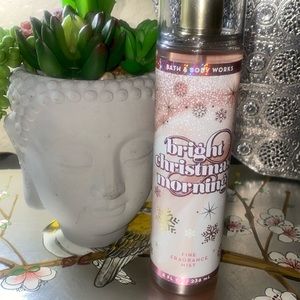 Bath and Bodyworks Bright Christmas morning Body Spray 8 FL OZ